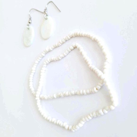 Vintage White Seed Bead Bracelets & Natural White Shell Dangle Earrings - Picture 6 of 6
